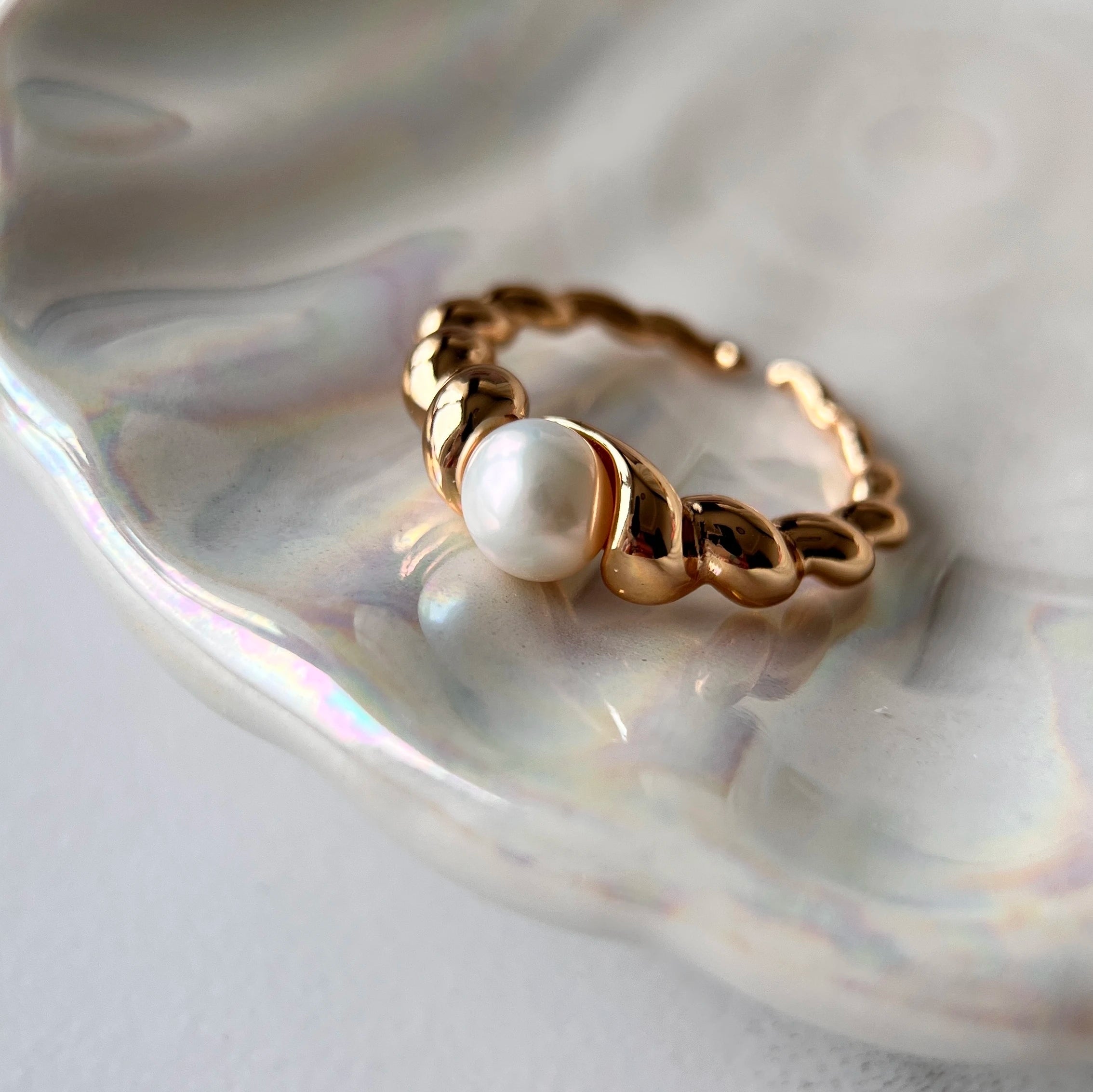 18K Aurelia's Embrace Ring