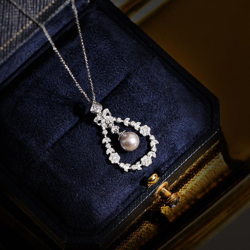 Floral Halo – Grey Freshwater Pearl Pendant Necklace