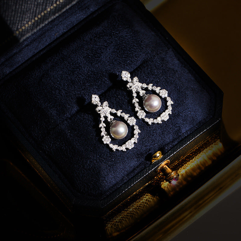 Floral Halo – Grey Freshwater Pearl Drop Earrings