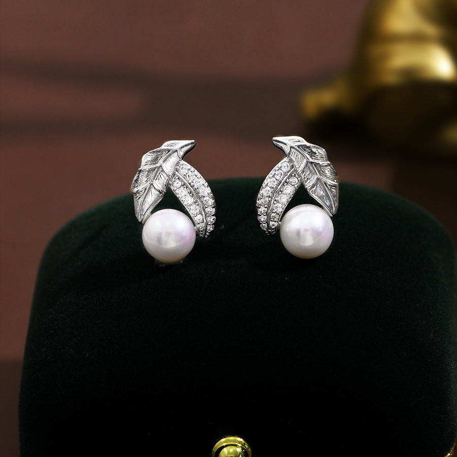 Enchanted Leaf – Freshwater Pearl Earrings