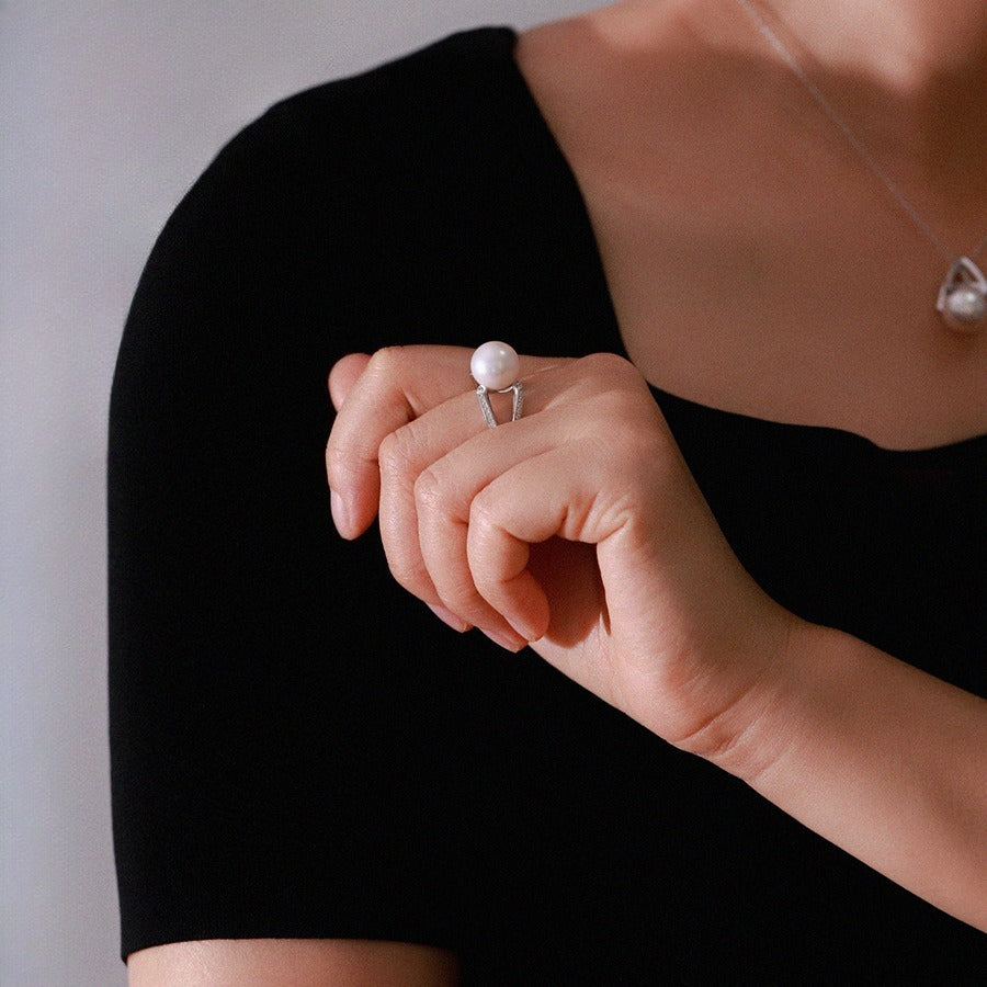 Framed Grace – Perfectly Round 11mm Pearl Ring