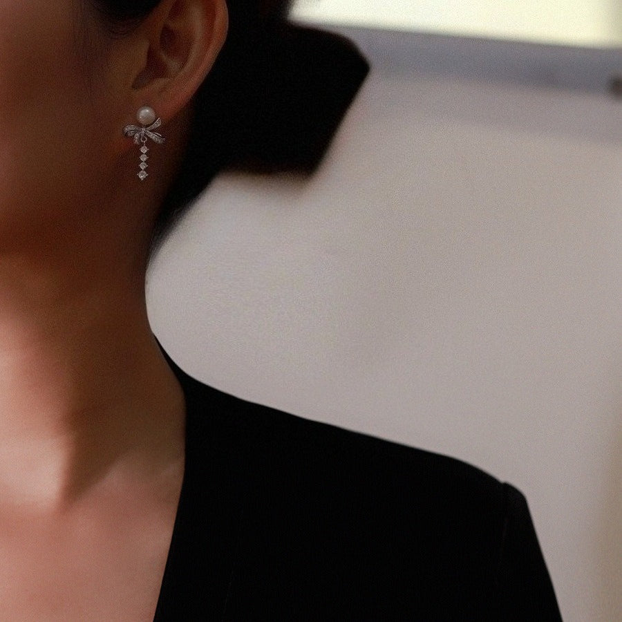 Starlit Bow – Freshwater Pearl Earrings