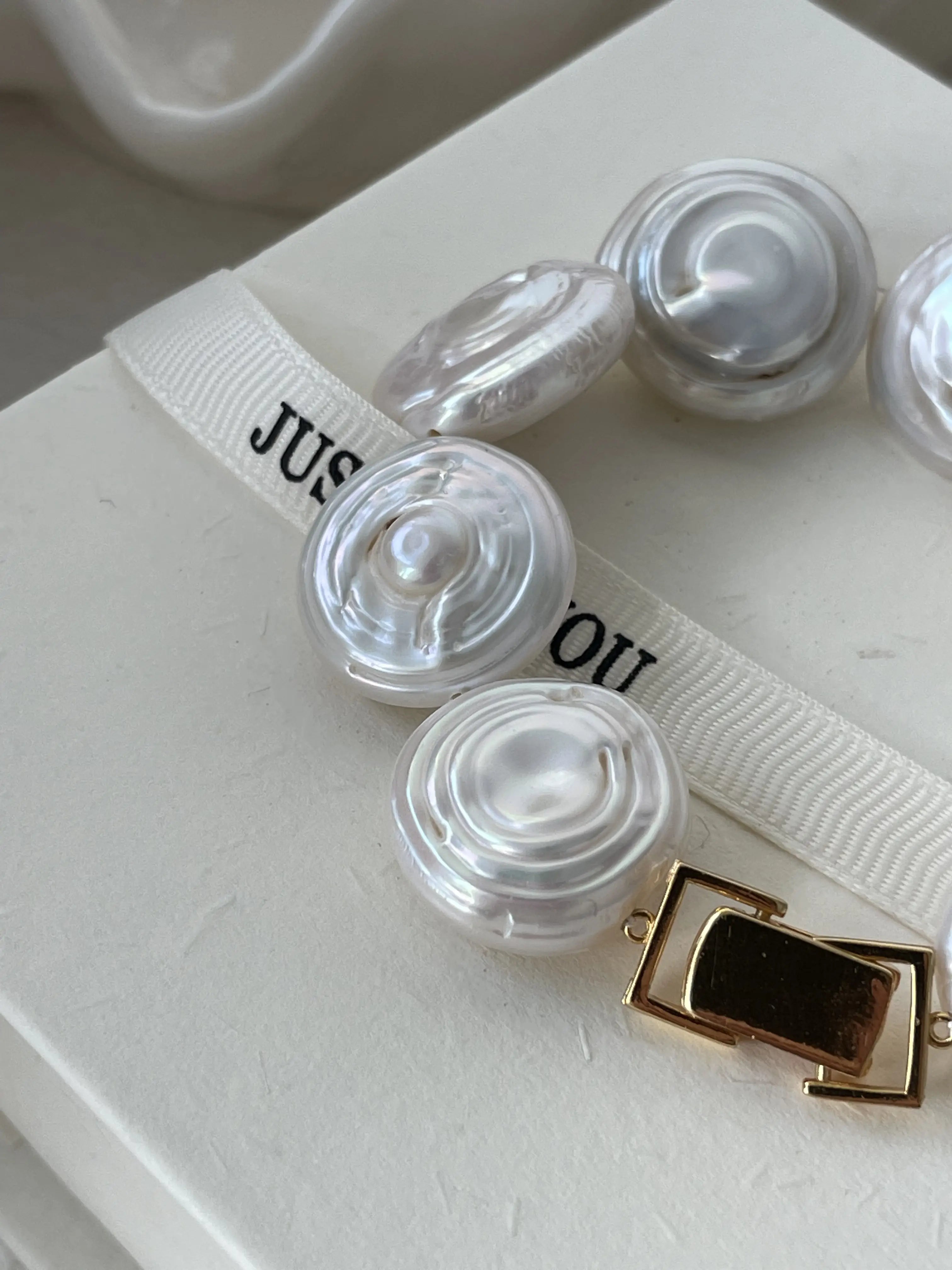 Selene's Disc Bracelet - 18K Gold Coin-Shaped Baroque Pearl Bracelet