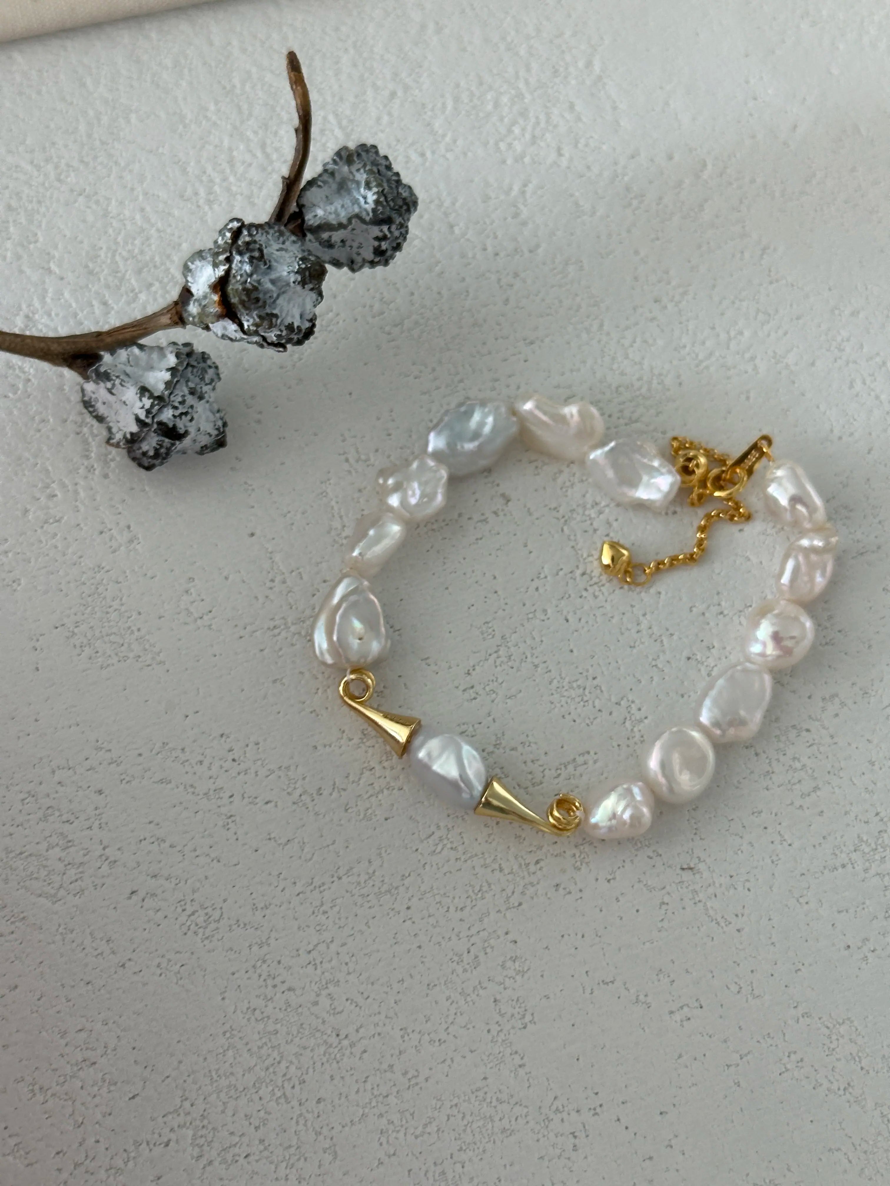 18K Gold Freshwater Baroque Pearl Bracelet
