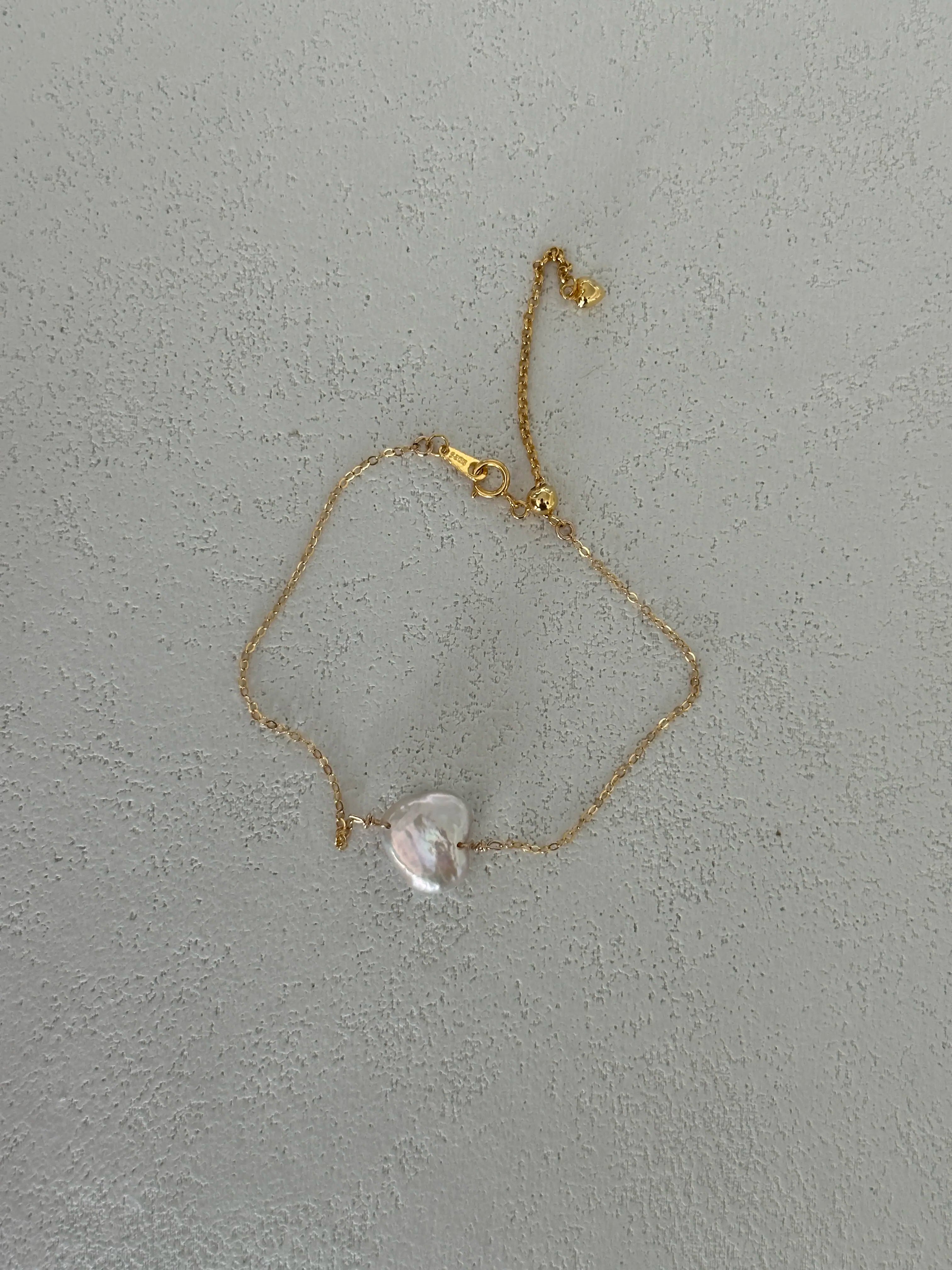 14K Gold Single Heart-Shaped Baroque Pearl Bracelet
