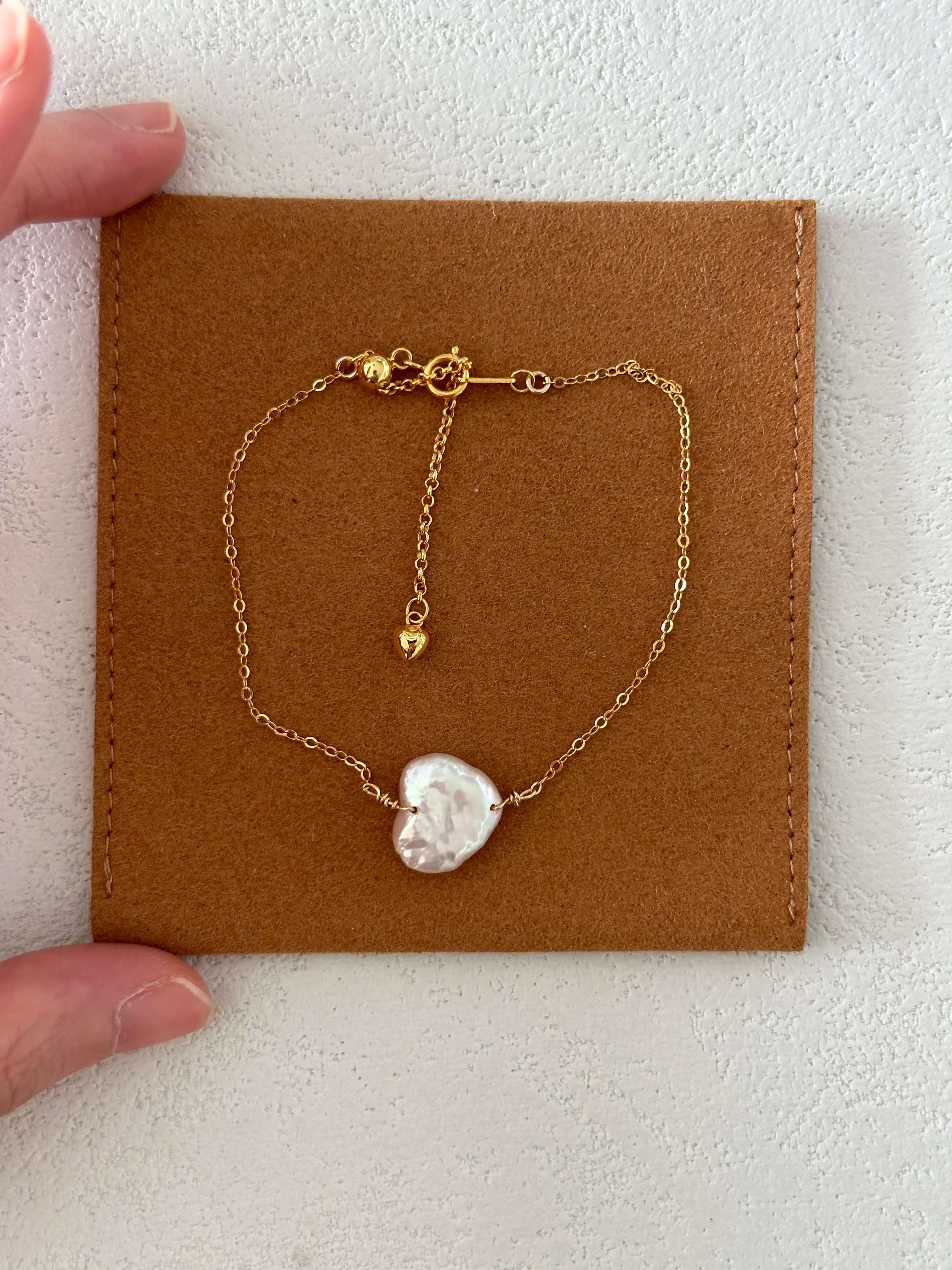 14K Gold Single Heart-Shaped Baroque Pearl Bracelet