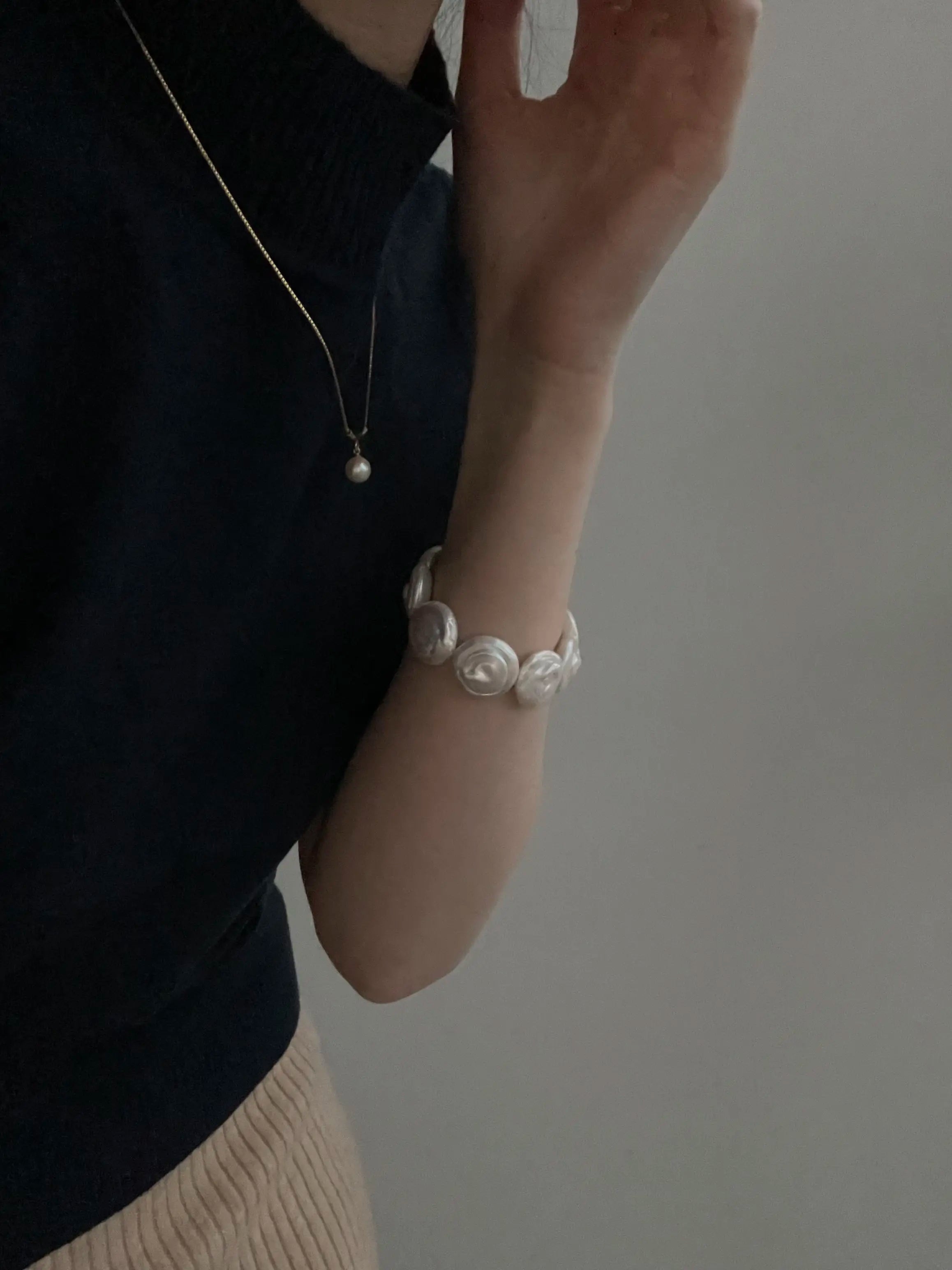 Selene's Disc Bracelet - 18K Gold Coin-Shaped Baroque Pearl Bracelet