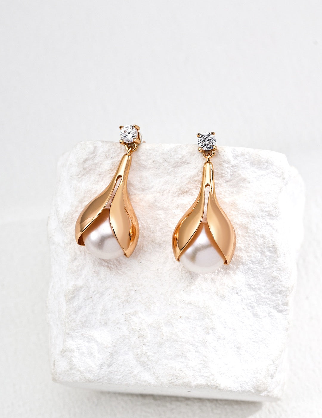 Bloom Bud – Pearl Earrings with Zircon Glow