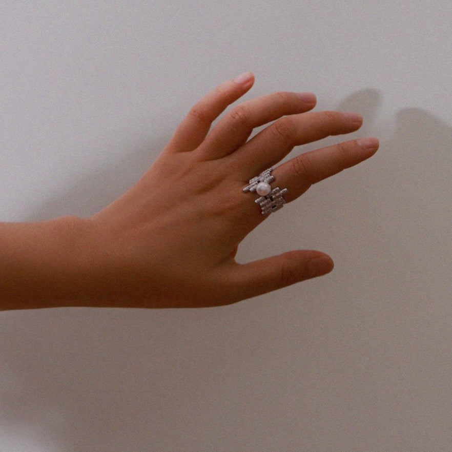 Modern Grace – 8mm Freshwater Pearl Ring