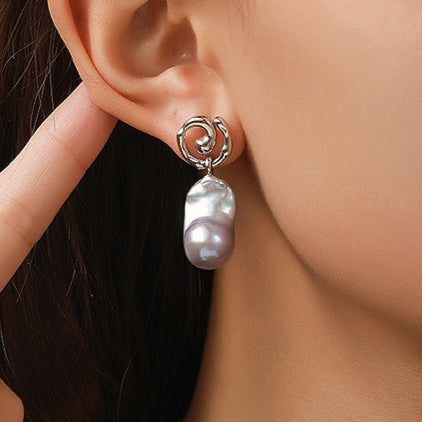 Ocean’s Heart – Iridescent Gray Baroque Pearl Earrings
