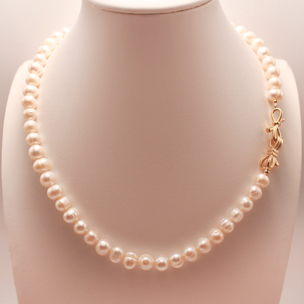7-8mm Freshwater Pearl Golden Bow Clasp Necklace