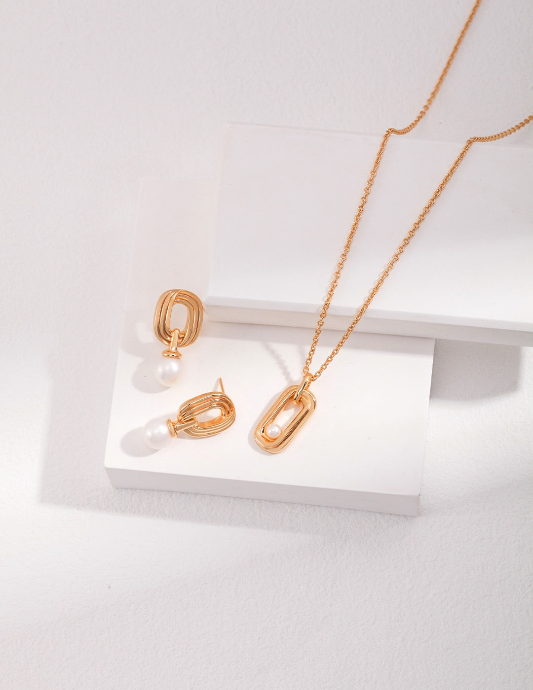 Mobius Pearl Earrings