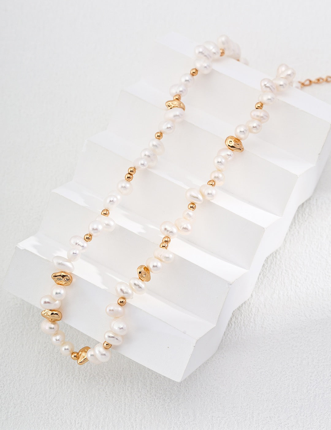 Luna Grace – Gold Accent Pearl Necklace & Bracelet