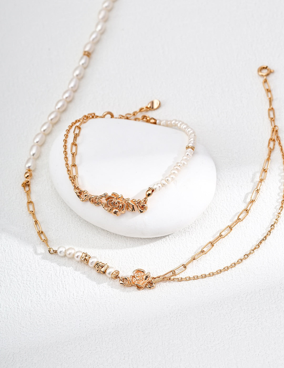 Aurelia’s Embrace – Gold Chain Pearl Necklace & Bracelet