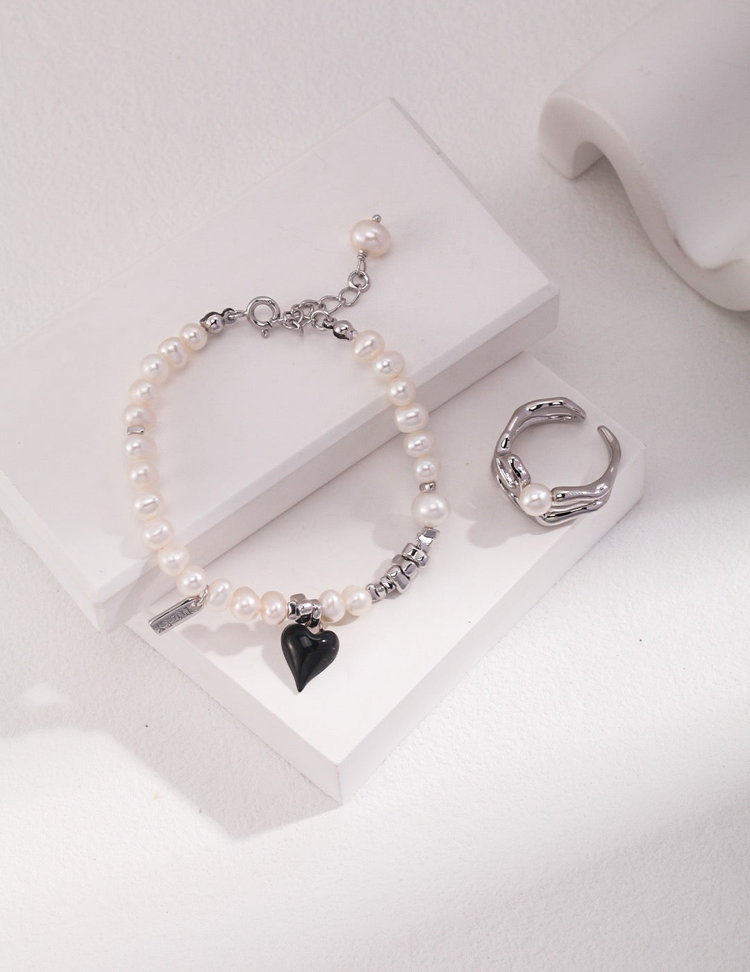 Midnight Heart – Black Charm Freshwater Pearl Bracelet & Necklace
