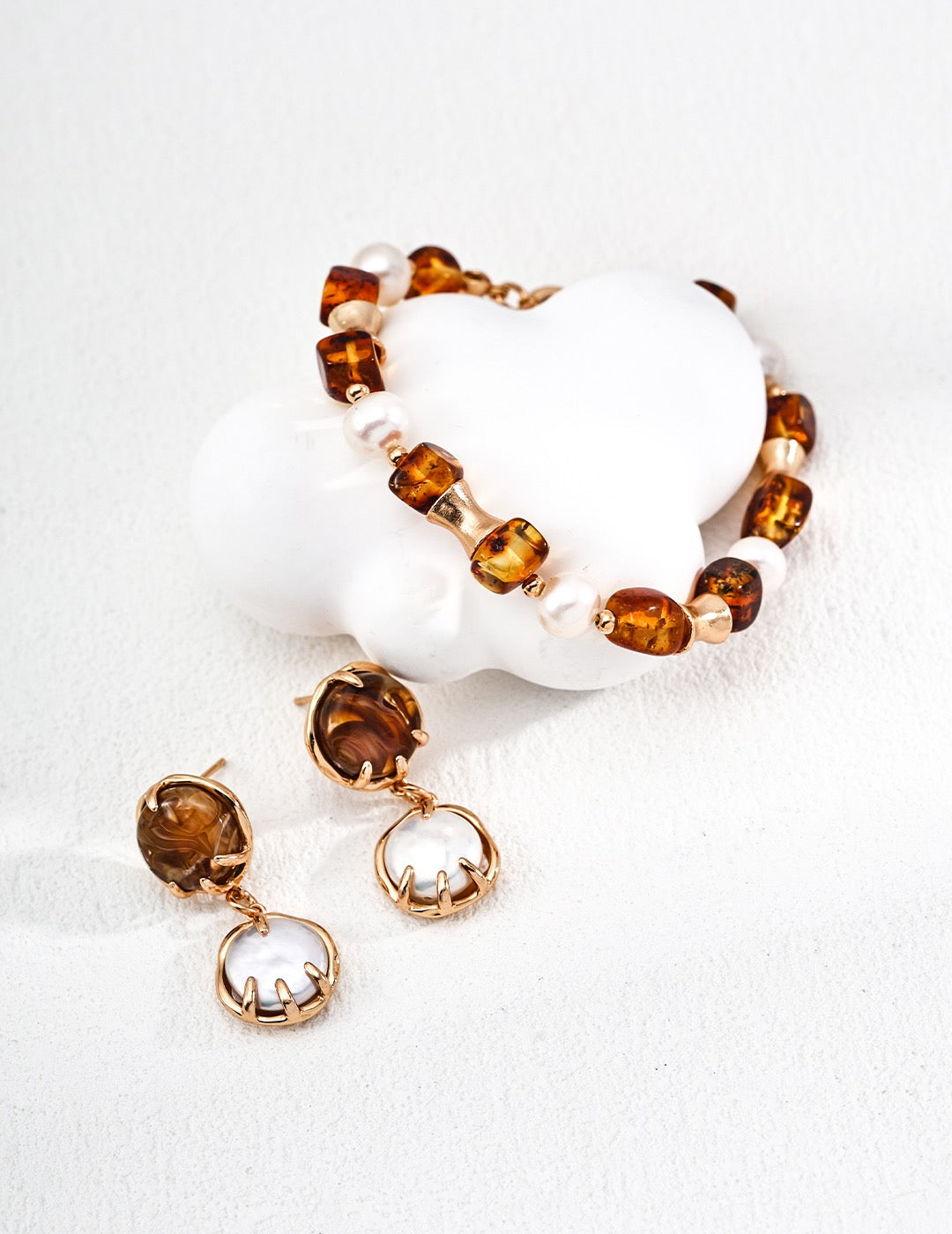 Amber Bloom – Pearl & Amber Bead Bracelet