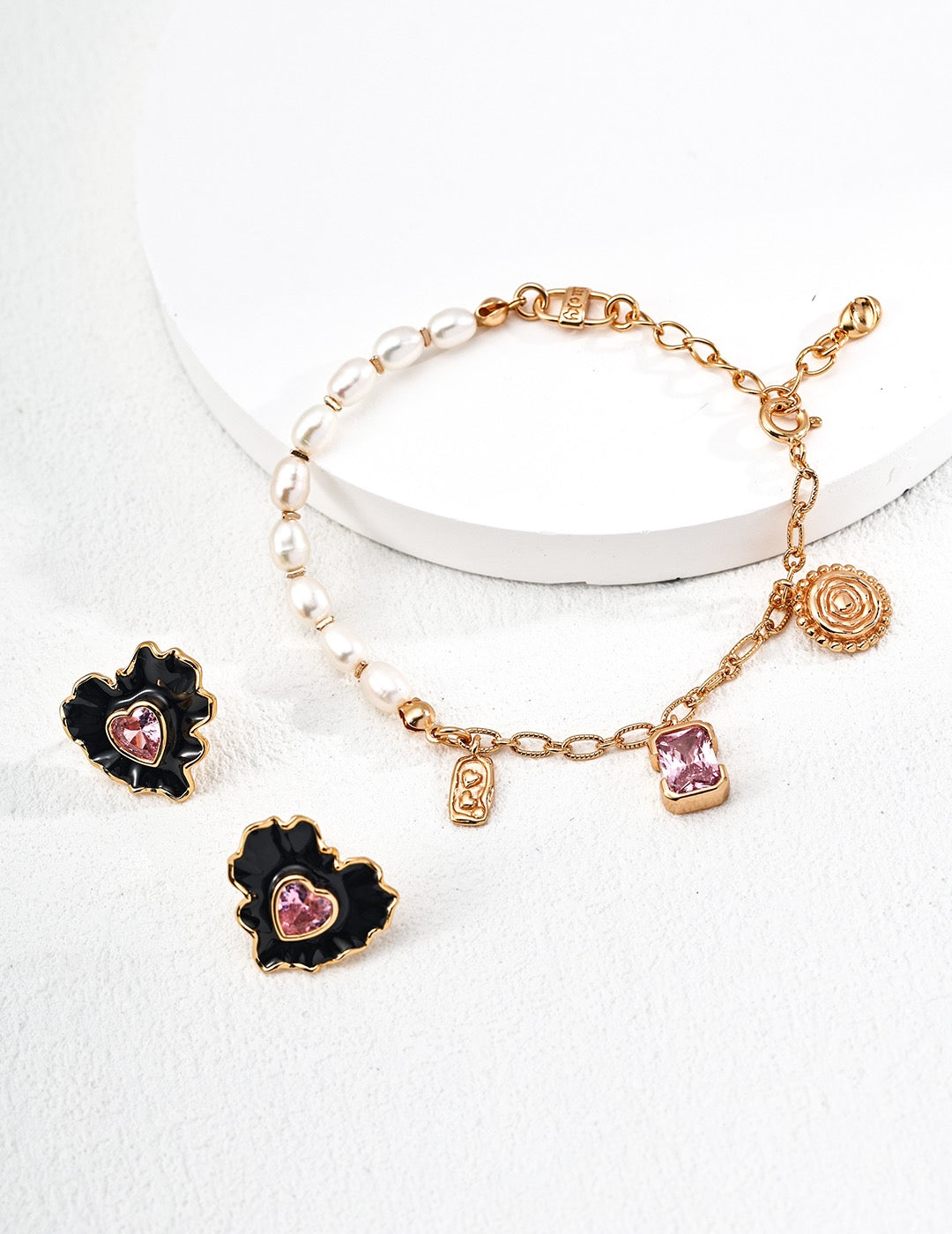 Rosé Charm – Rose Quartz & Pearl Bracelet