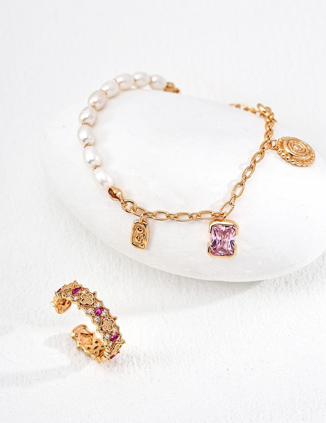 Rosé Charm – Rose Quartz & Pearl Bracelet