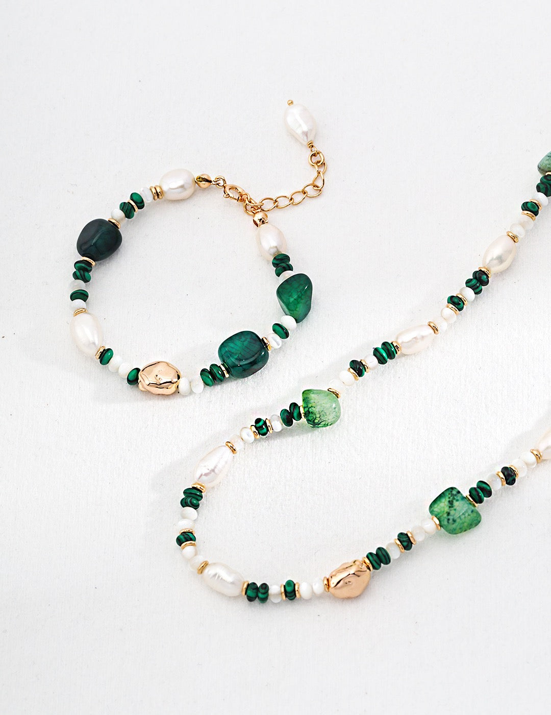 Verdant Grace – Pearl, Malachite & Agate Bracelet