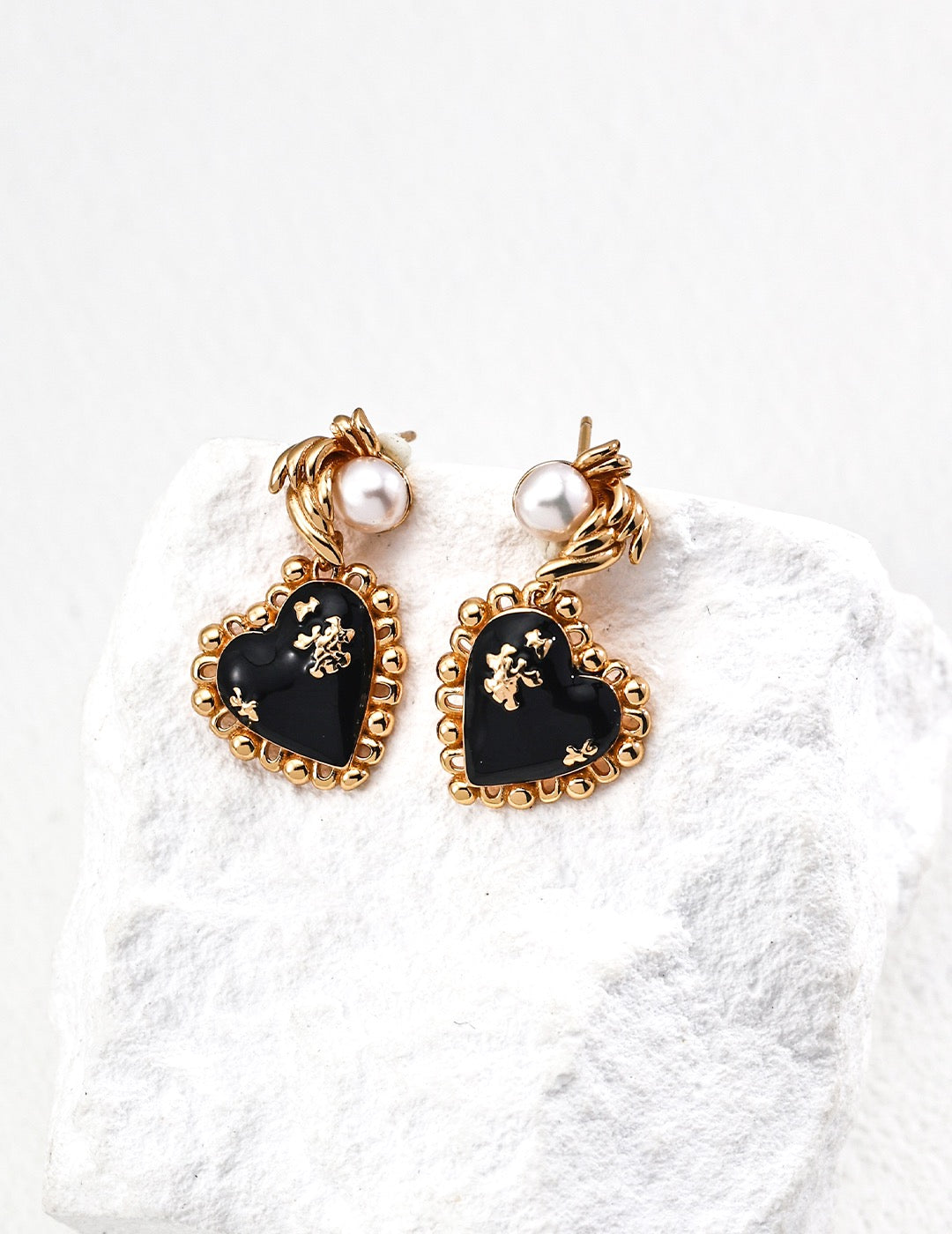 Dark Bloom – Black Heart Drop Earrings