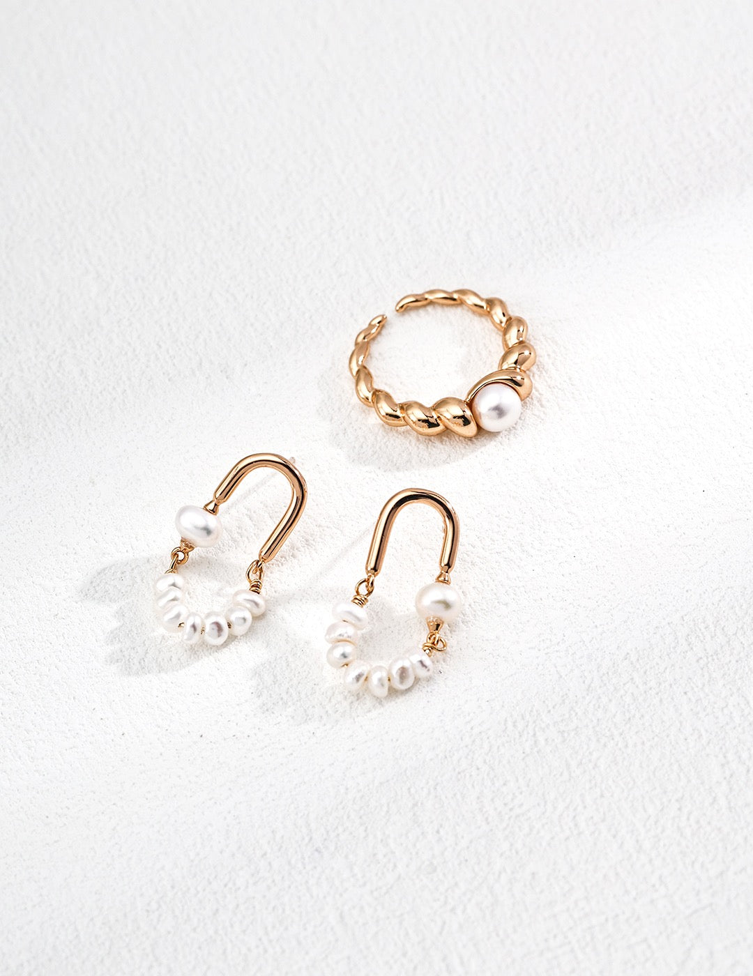 Modern Arc – Pearl Loop U-Hoops