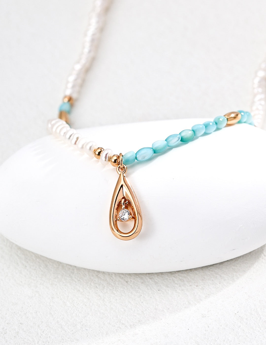 Ocean Dew – Blue Shell & Pearl Necklace