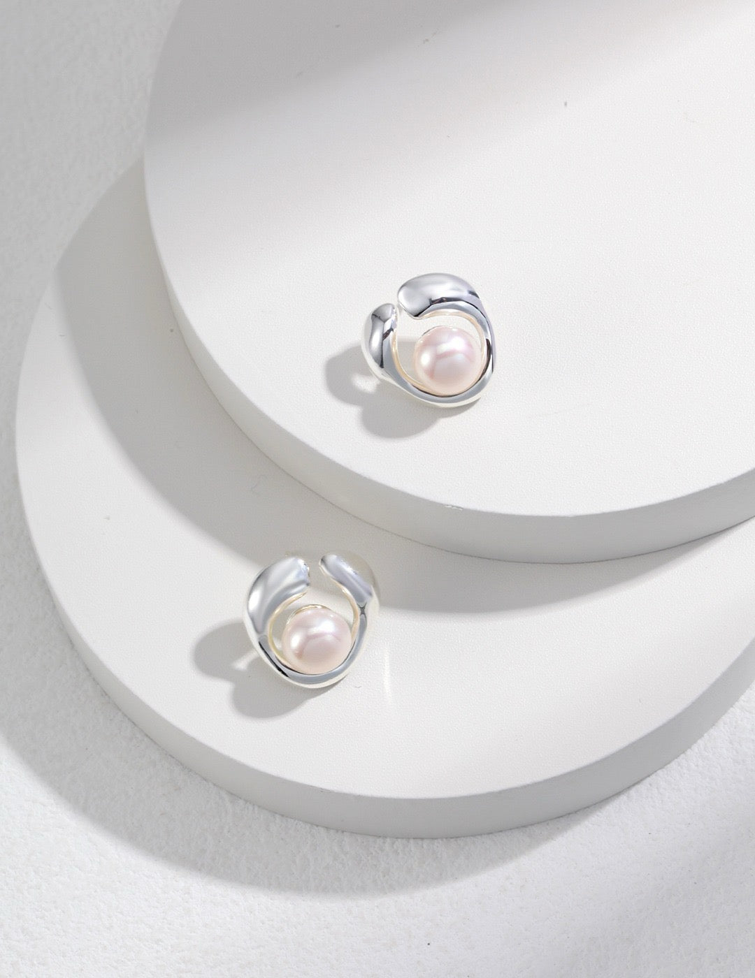 Fluid Moon Freshwater Pearl Ring