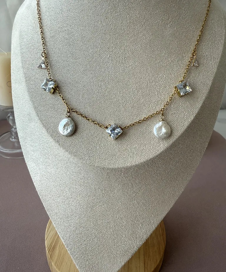 Luna Shinny Baroque Pearl Necklace
