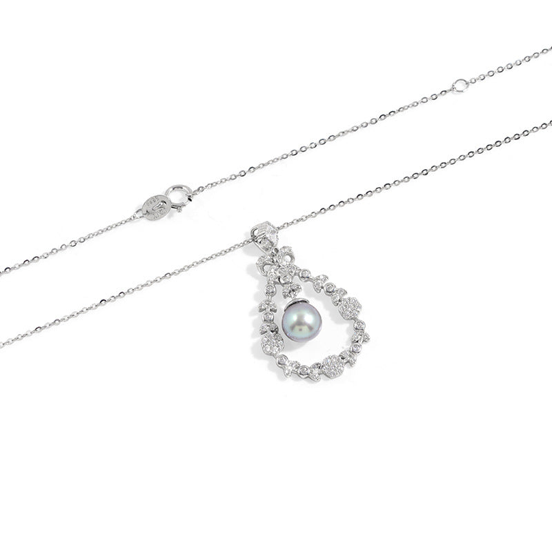 Floral Halo – Grey Freshwater Pearl Pendant Necklace