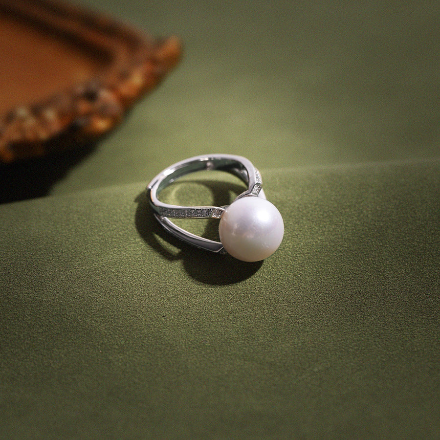 Framed Grace – Perfectly Round 11mm Pearl Ring