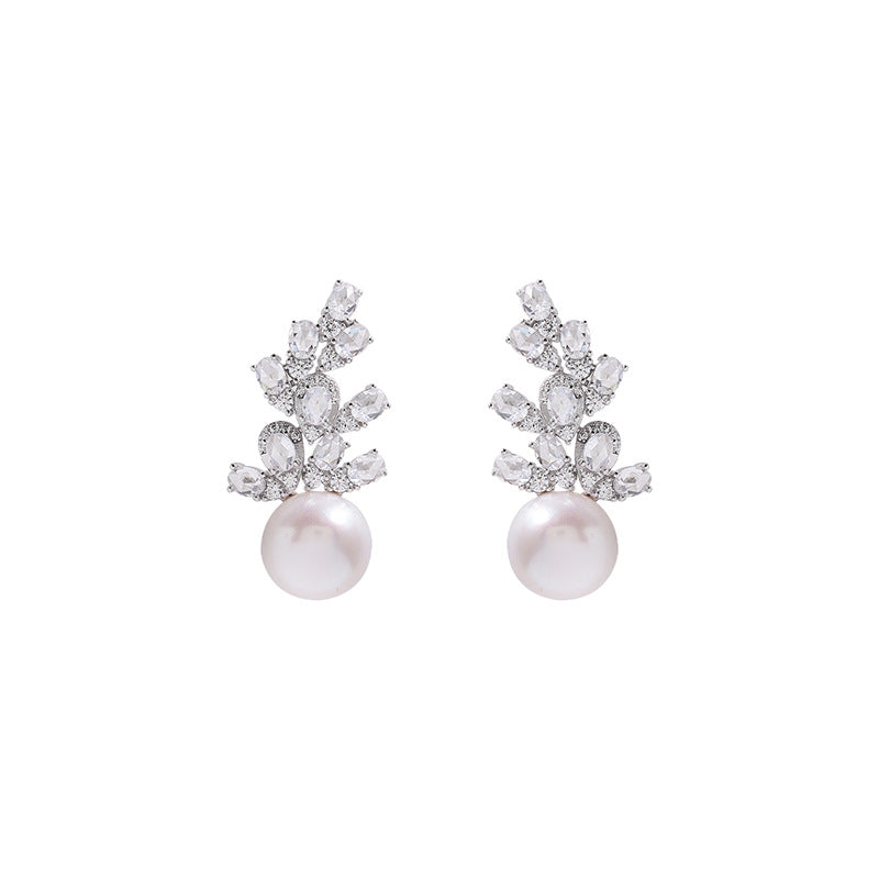 Starlit Grace – 11mm Freshwater Pearl Earrings