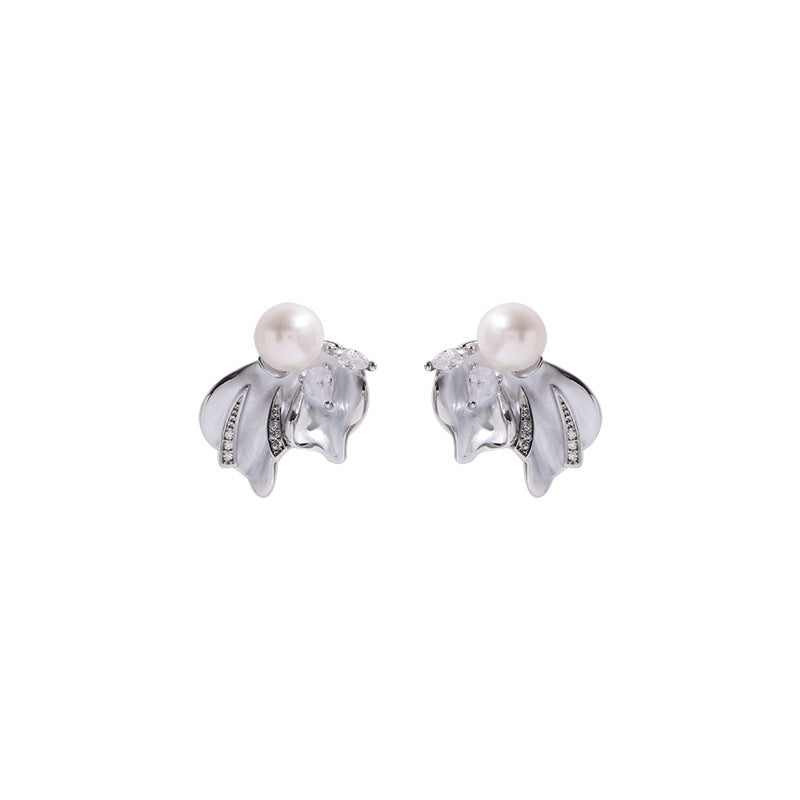 14-Fishtail Grace – 7mm Freshwater Pearl Earrings