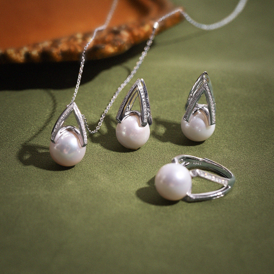Framed Grace – Perfectly Round 11mm Pearl Earrings