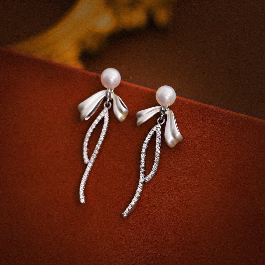 03 - Ribbon Flow – Freshwater Pearl Earrings.