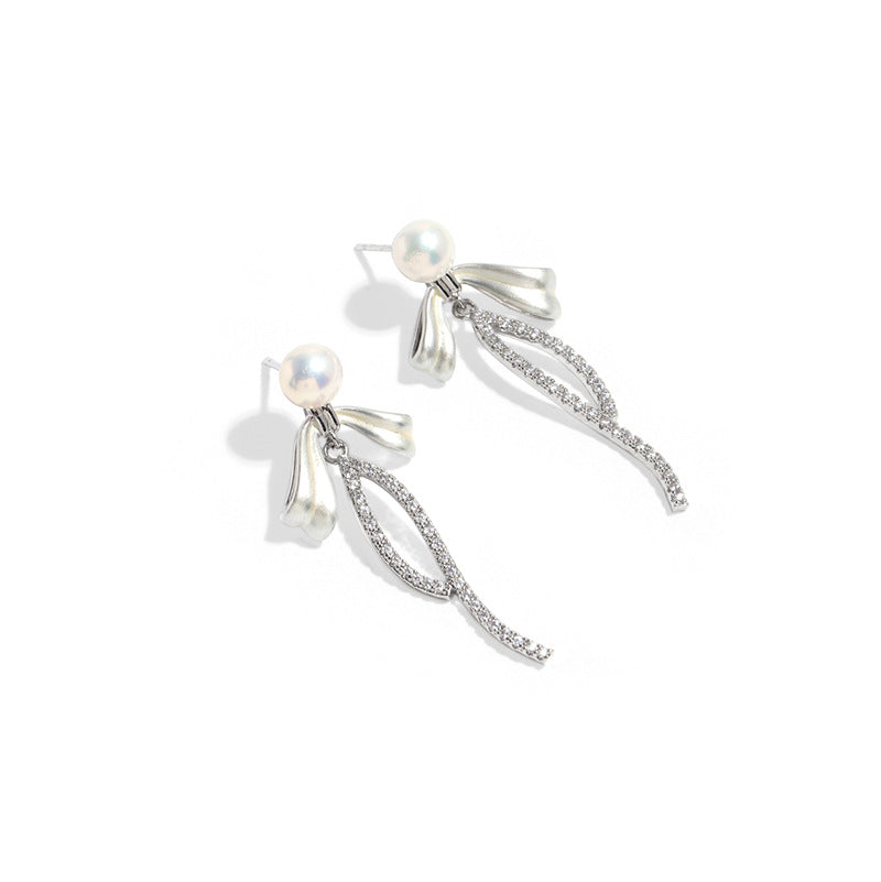 03 - Ribbon Flow – Freshwater Pearl Earrings.