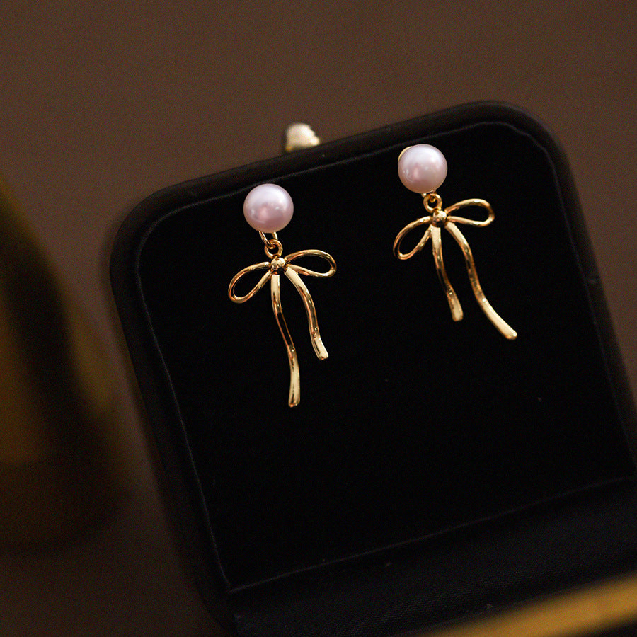 Ribbon Grace – 7mm Freshwater Pearl Earrings