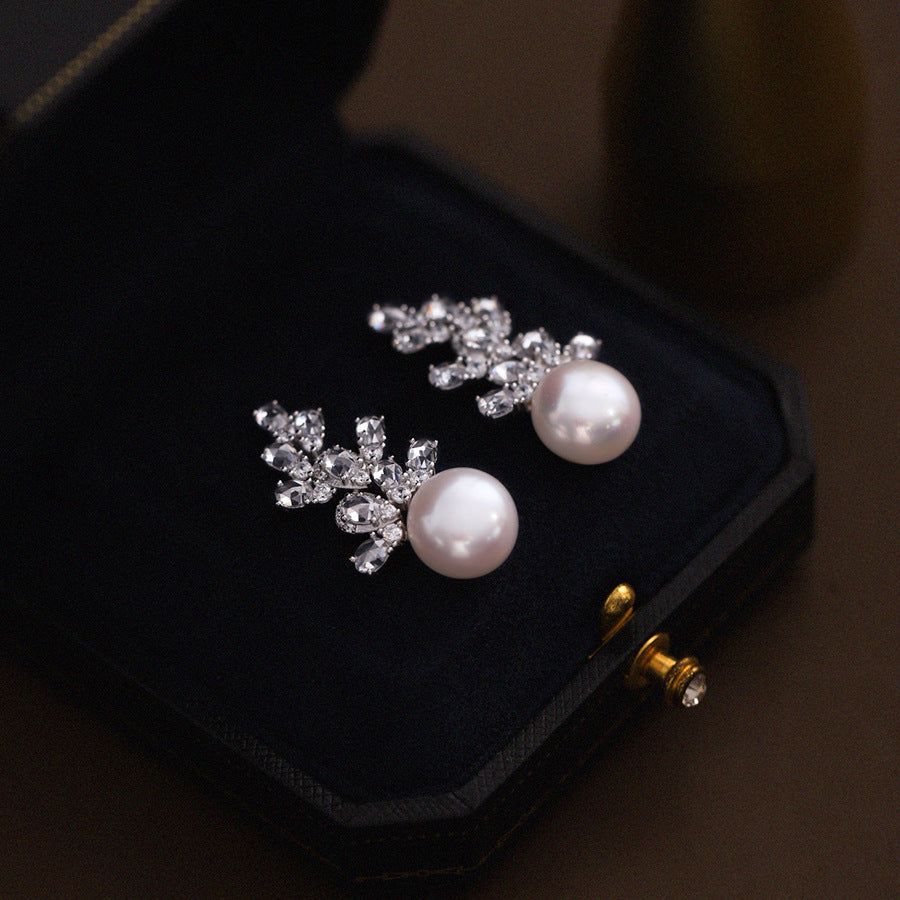 Starlit Grace – 11mm Freshwater Pearl Earrings