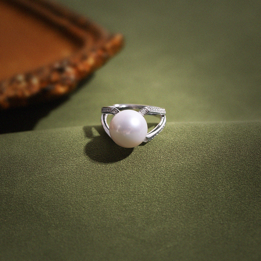 Framed Grace – Perfectly Round 11mm Pearl Ring