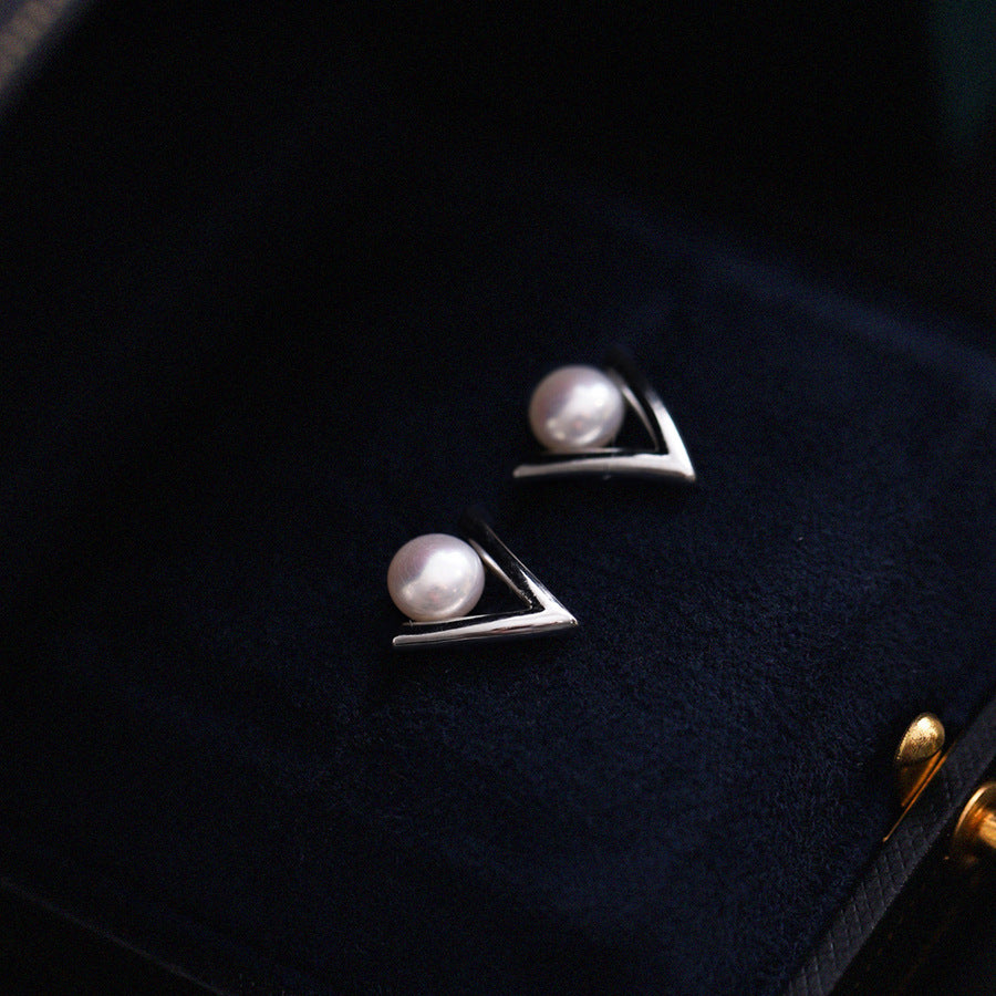 09 - Frame Vision – Freshwater Pearl Earrings