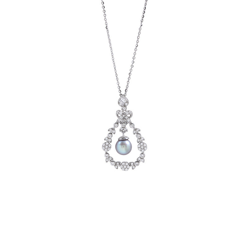 Floral Halo – Grey Freshwater Pearl Pendant Necklace
