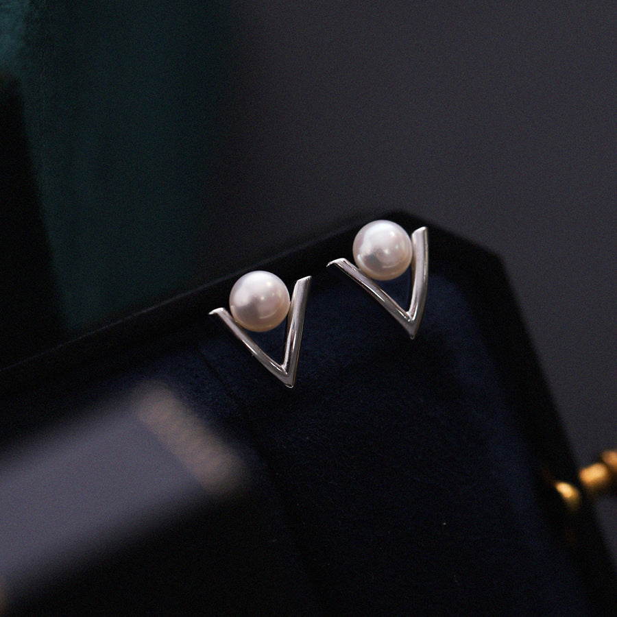 09 - Frame Vision – Freshwater Pearl Earrings