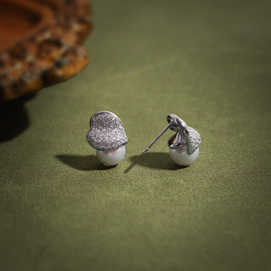 Lustrous Heart – Freshwater Pearl Earrings