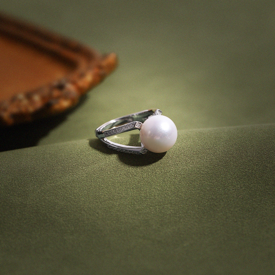 Framed Grace – Perfectly Round 11mm Pearl Ring
