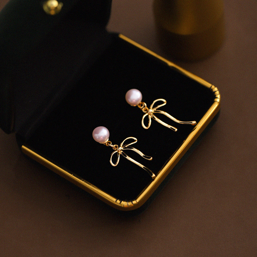 Ribbon Grace – 7mm Freshwater Pearl Earrings