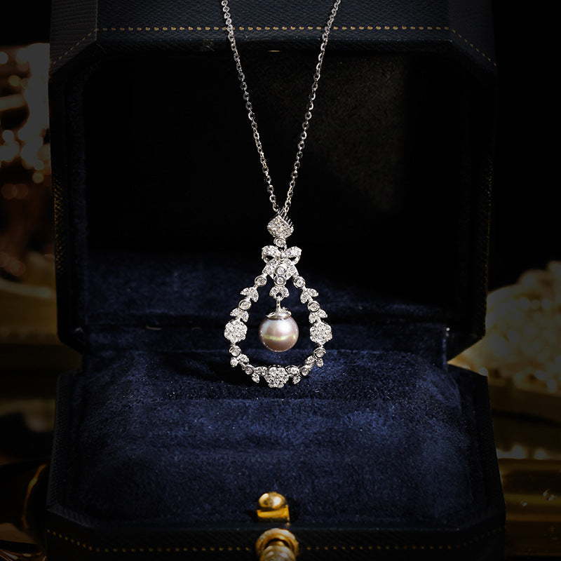 Floral Halo – Grey Freshwater Pearl Pendant Necklace