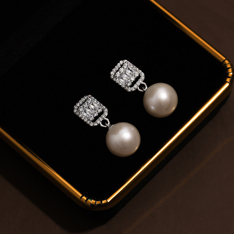 Art Deco Crystal Freshwater Pearl Earrings & Necklace