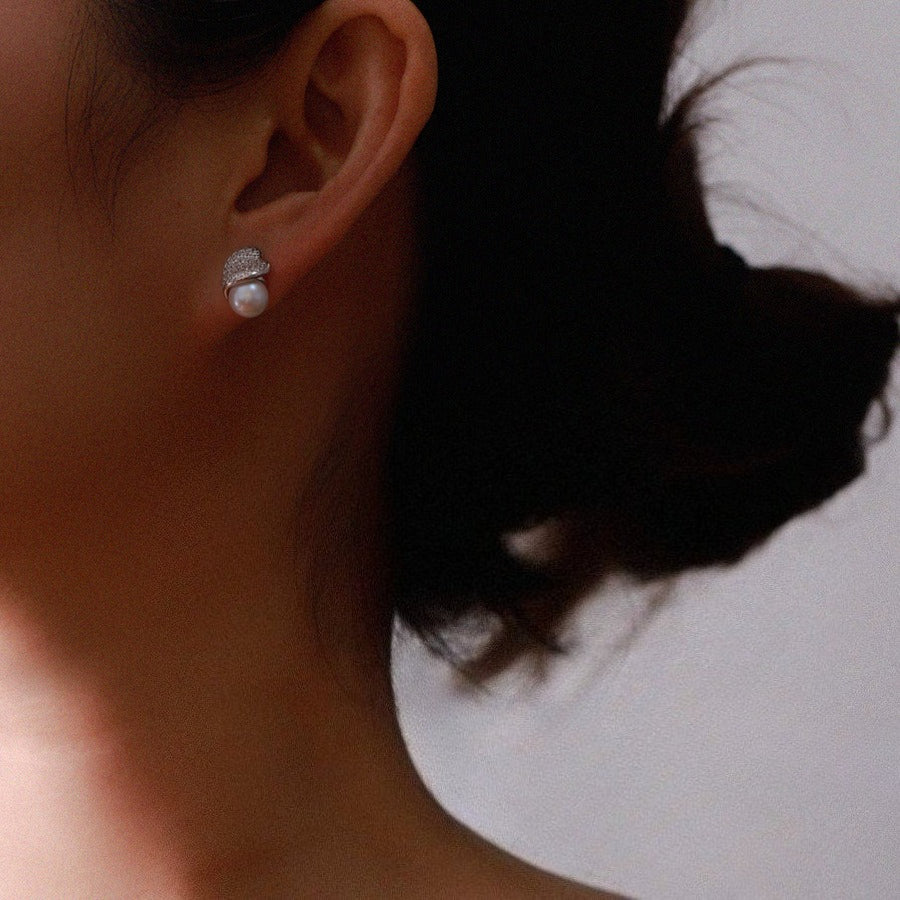 Lustrous Heart – Freshwater Pearl Earrings