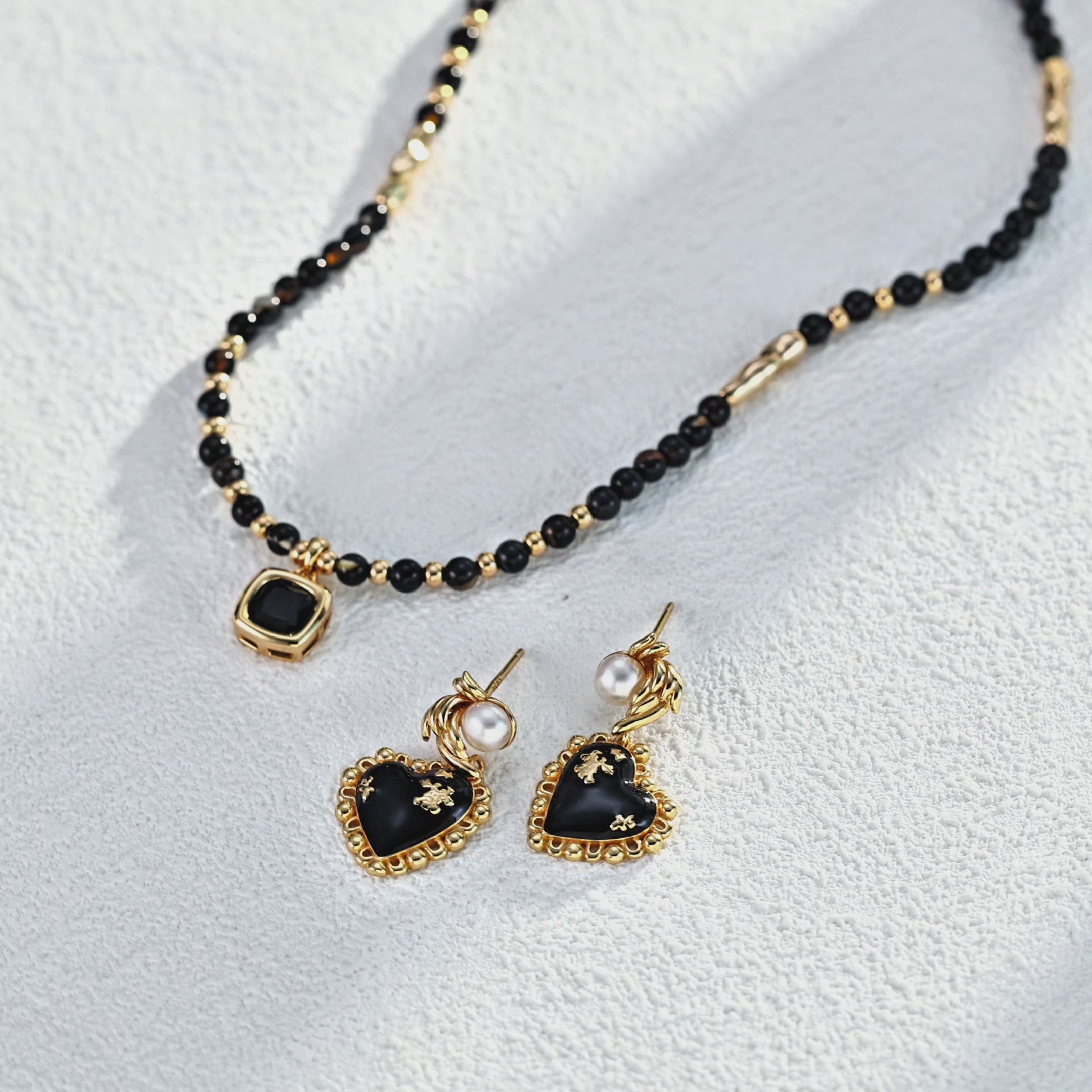 Dark Bloom – Black Heart Drop Earrings