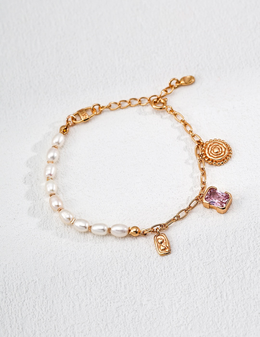 Rose quartz and pearl bracelet with gold-plated S925 silver chain and charms